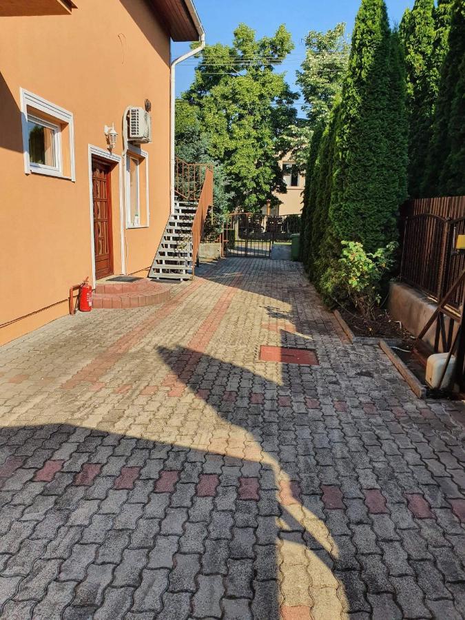 Birta Apartman Hajdúszoboszló Екстериор снимка